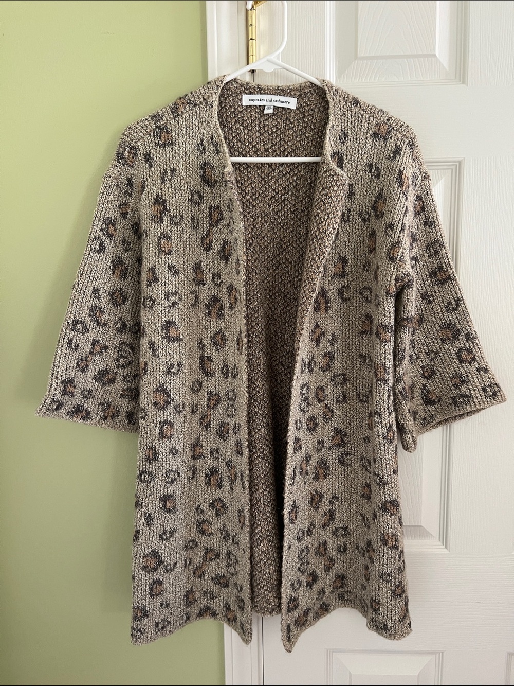cupcakes & cashmere Taupe Leopard Open-Front Cardigan